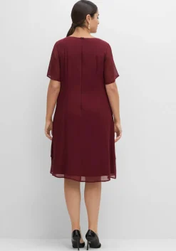 Cocktailkleid mit Spitzen-Einsatz, aus Chiffon