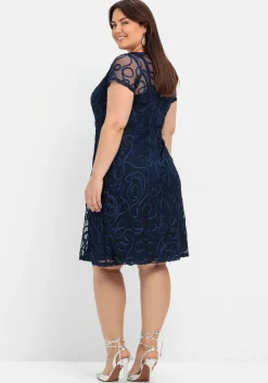 Cocktailkleid mit Zierborten