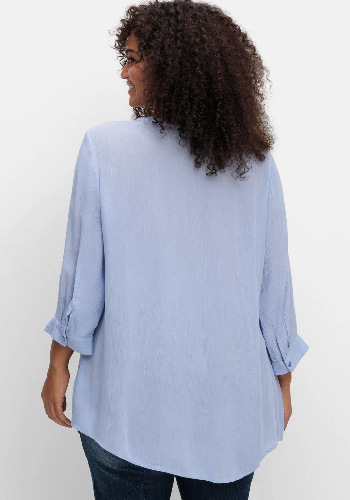 Crêpebluse mit Häkelspitze und Biesen