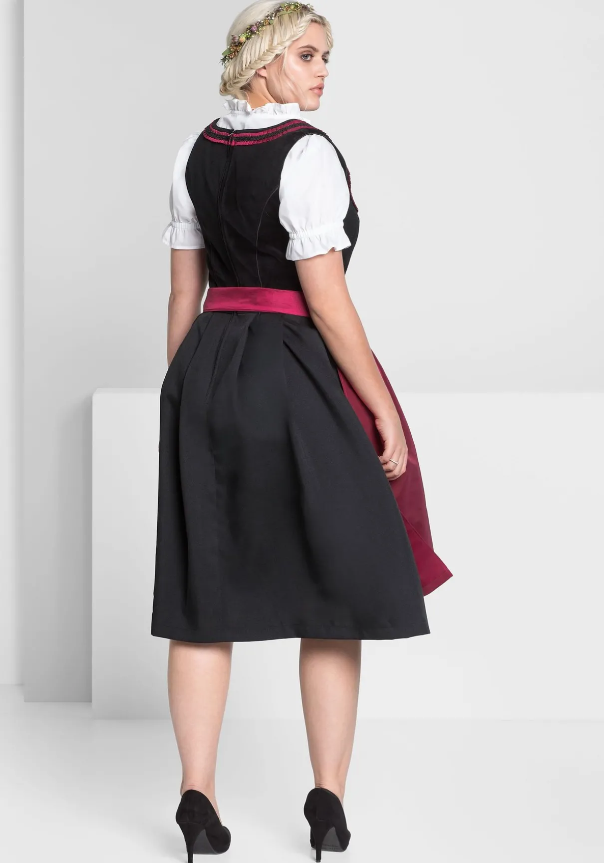 Dirndl mit Schürze und Bluse 3tlg.
