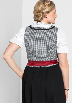 Dirndlbluse im Materialmix