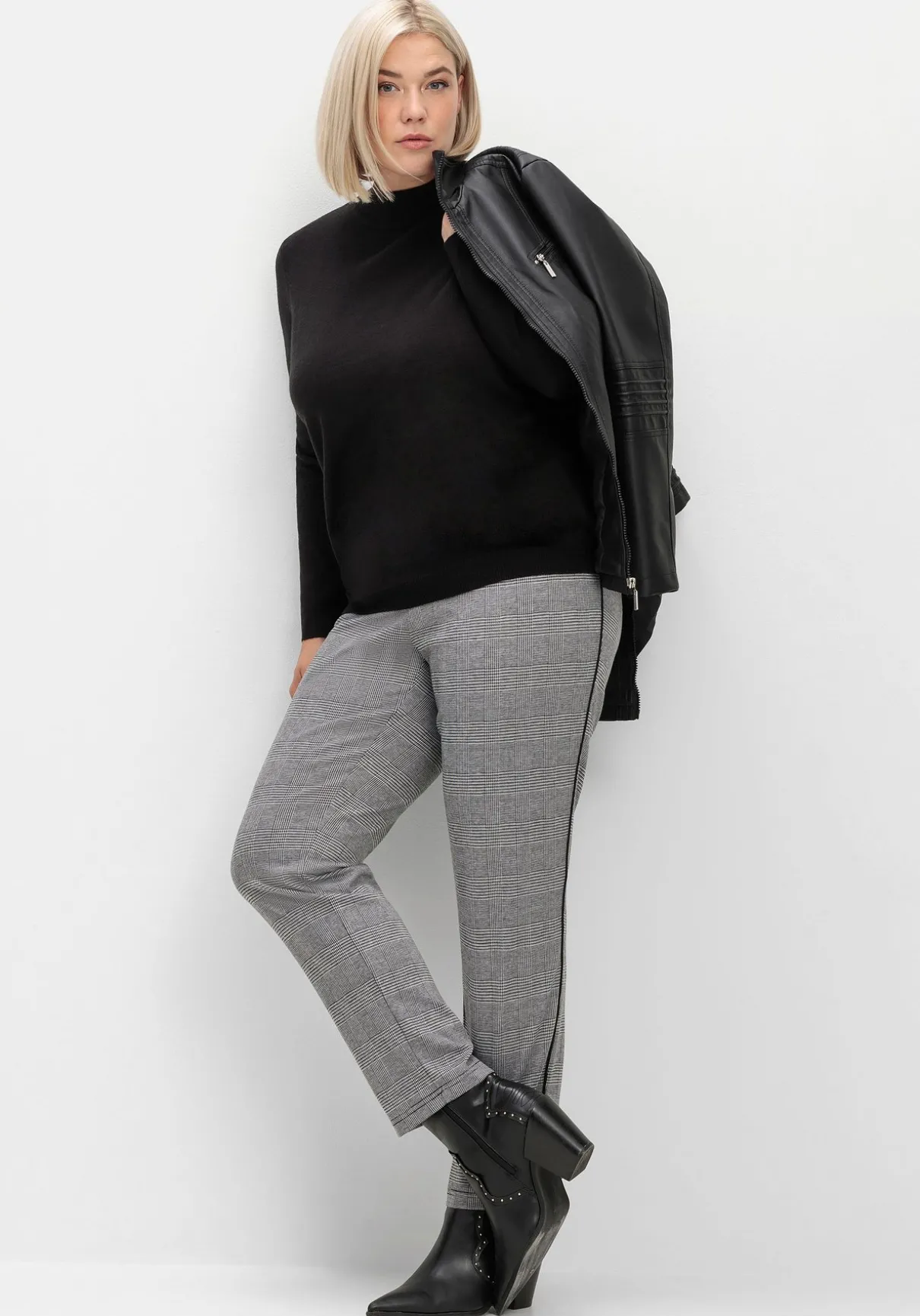 Extraweicher Pullover mit Stehkragen