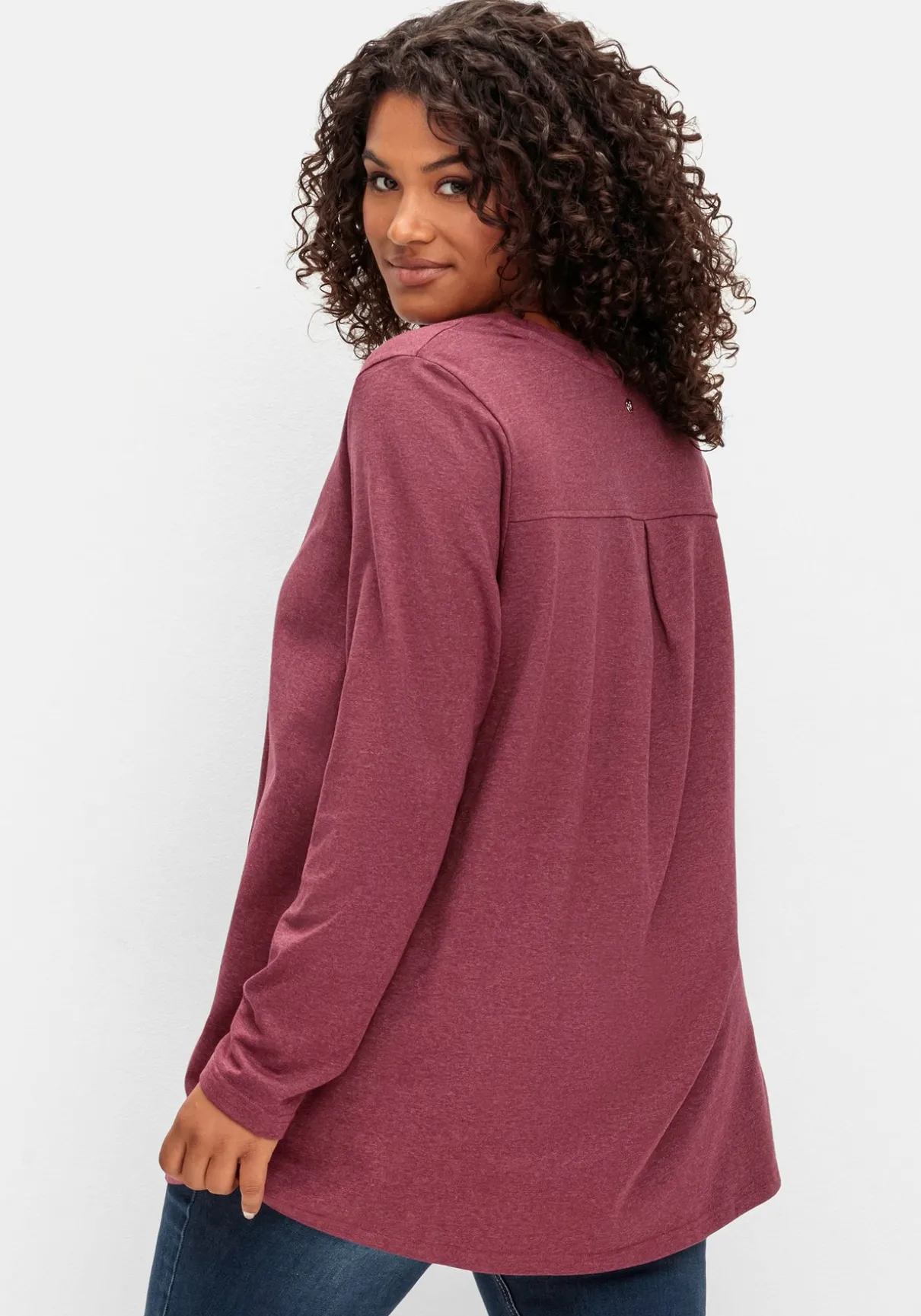 Fein meliertes Langarmshirt in A-Linie, mit Rundhals