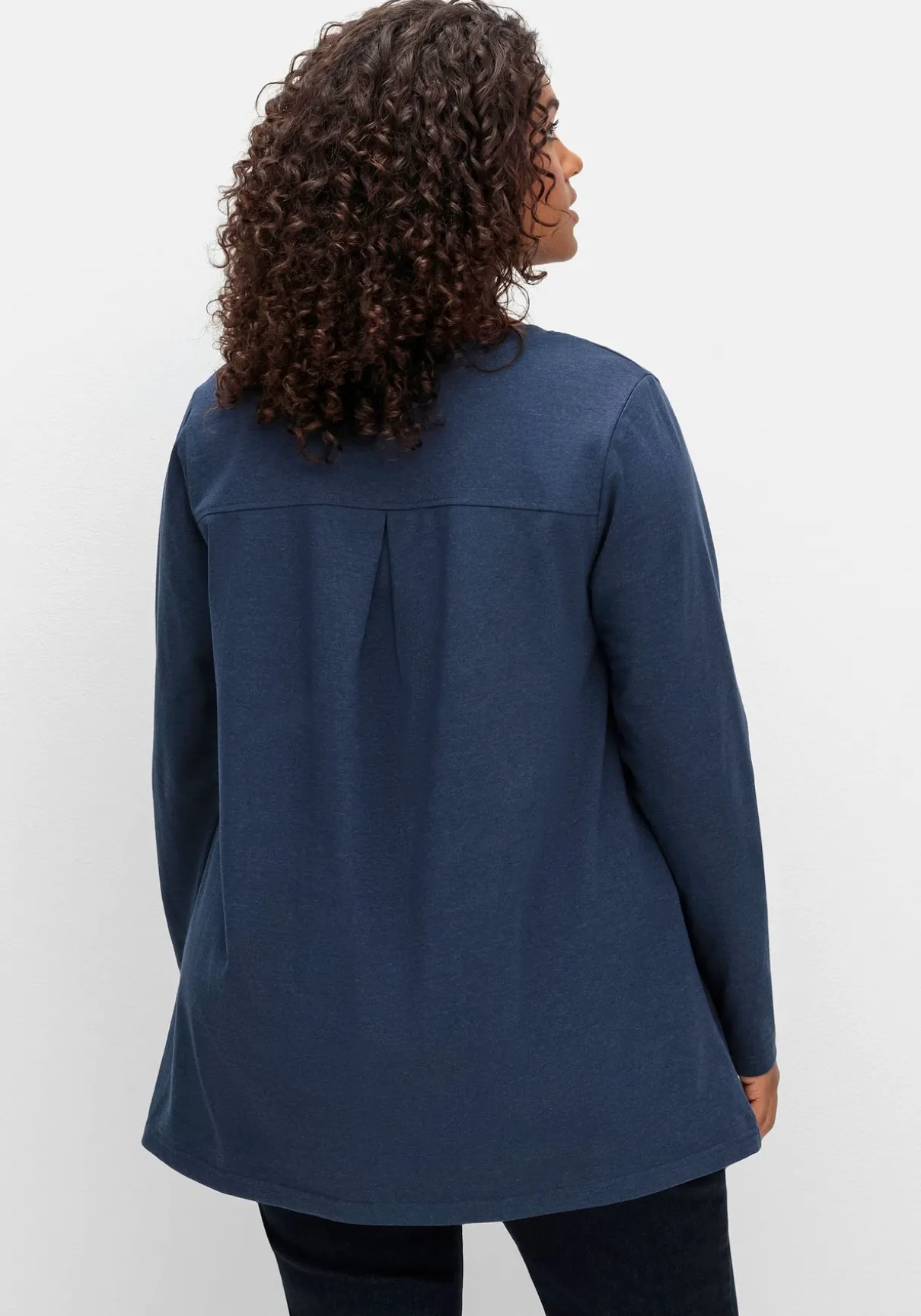 Fein meliertes Langarmshirt in A-Linie, mit Rundhals