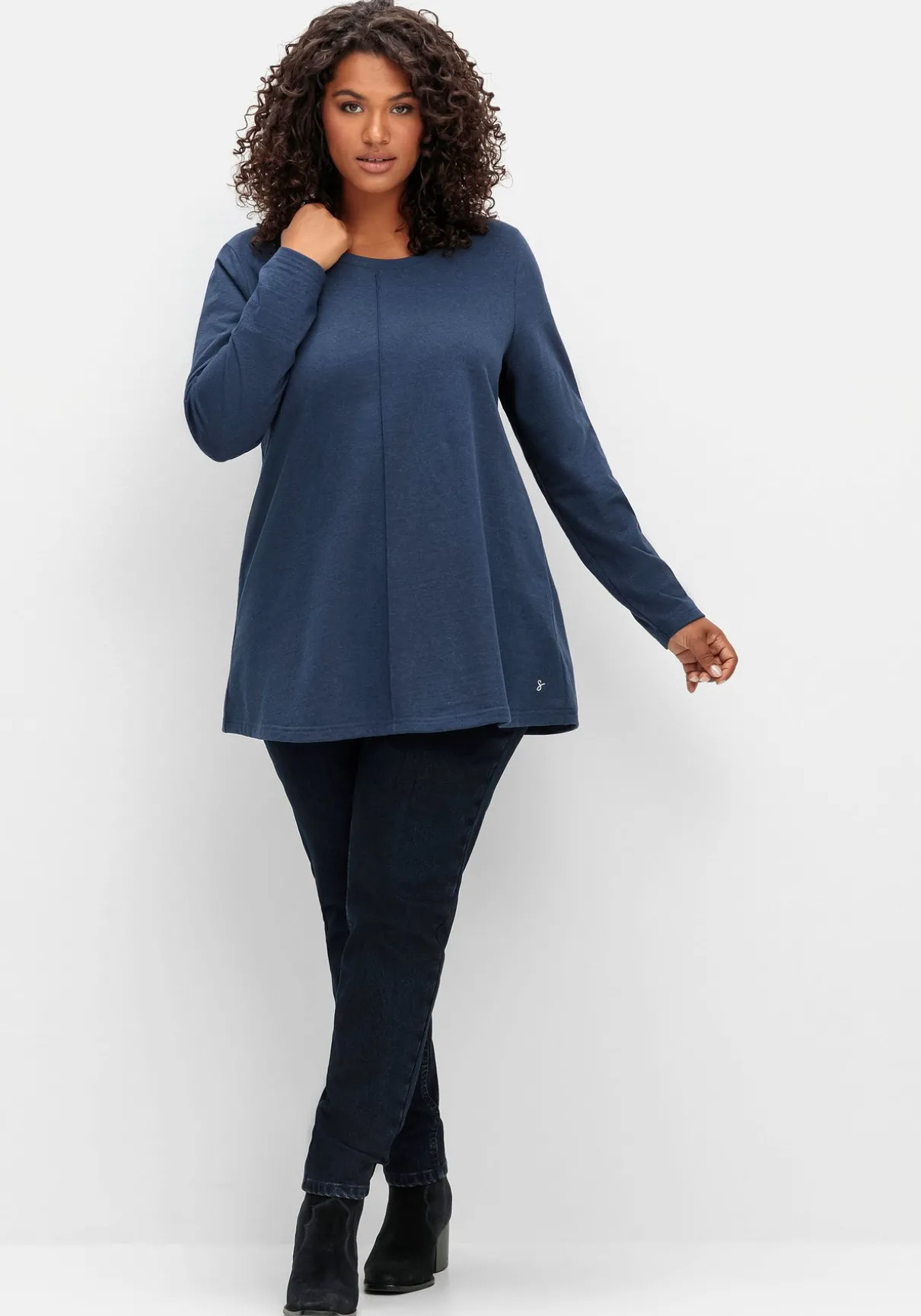 Fein meliertes Langarmshirt in A-Linie, mit Rundhals