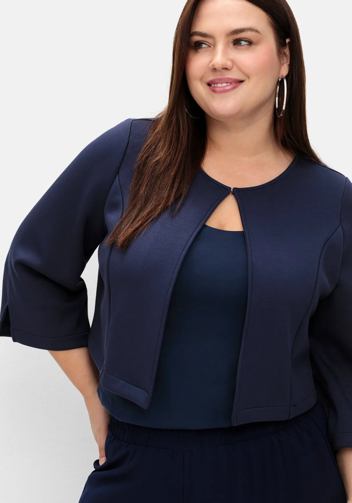 Feinstrick-Bolero in offener, kurzer Form