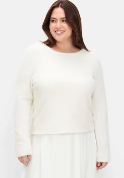 Flauschiger Pullover mit tiefem V-Ausschnitt hinten
