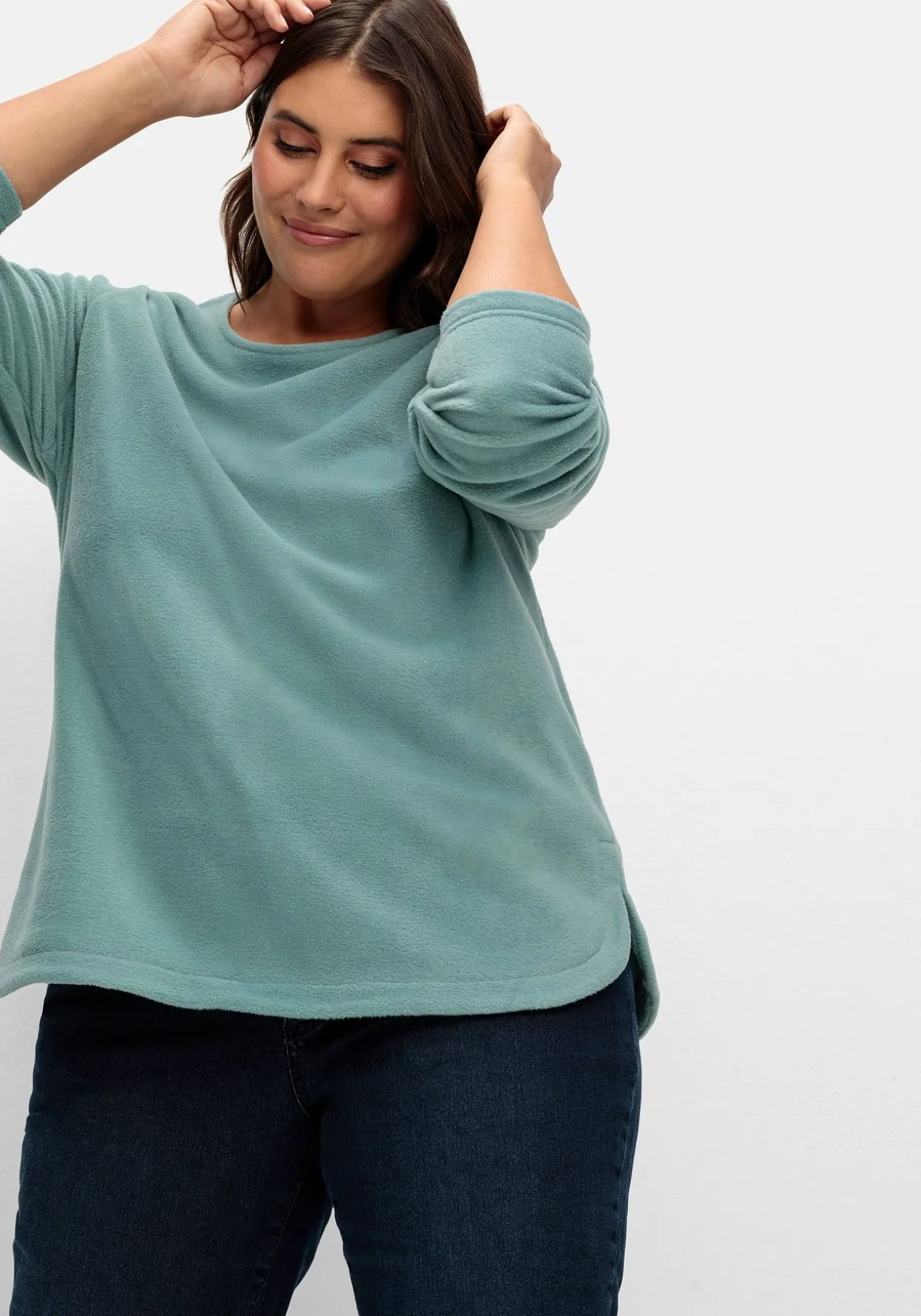 Fleeceshirt mit abgerundetem Saum