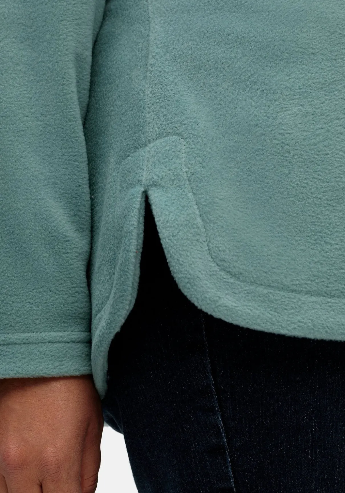 Fleeceshirt mit abgerundetem Saum