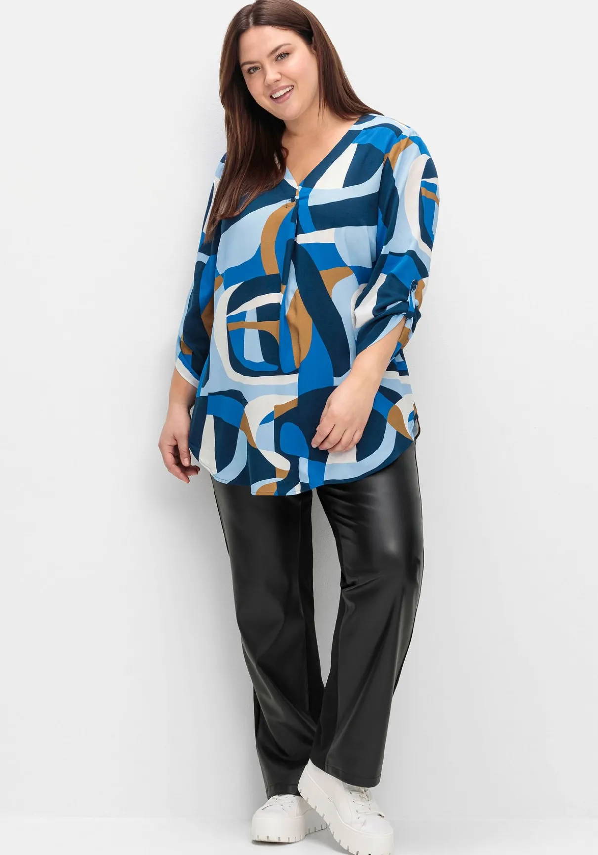 Fließende Tunika mit Grafikprint und gerundetem Saum