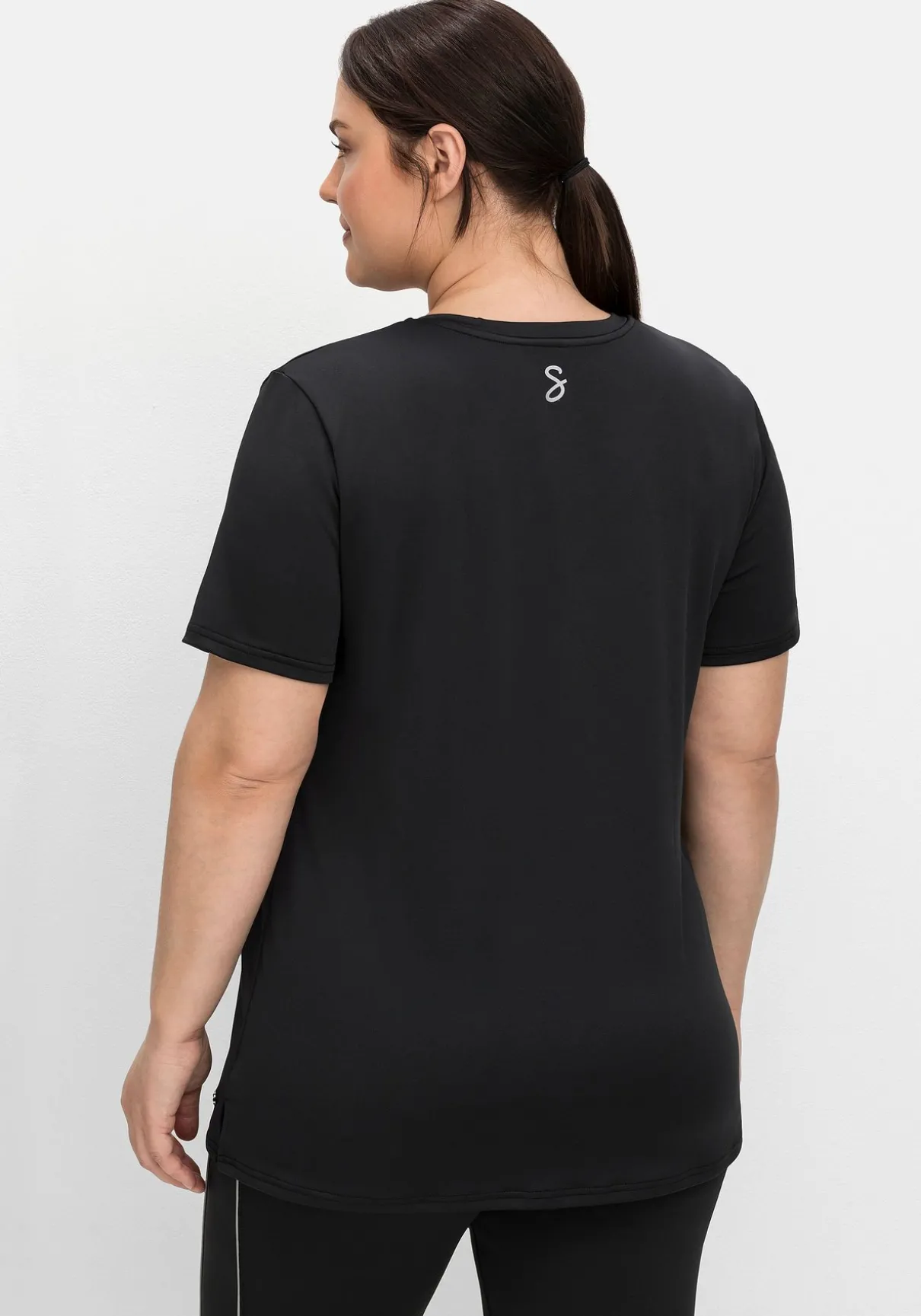 Funktionsshirt mit V-Ausschnitt