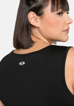 Funktionstop mit rundem Ausschnitt