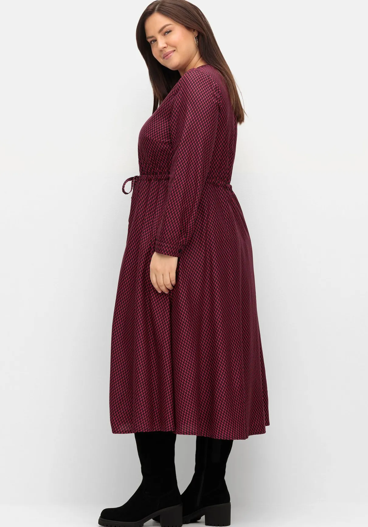 Gefüttertes Midikleid mit Alloverprint