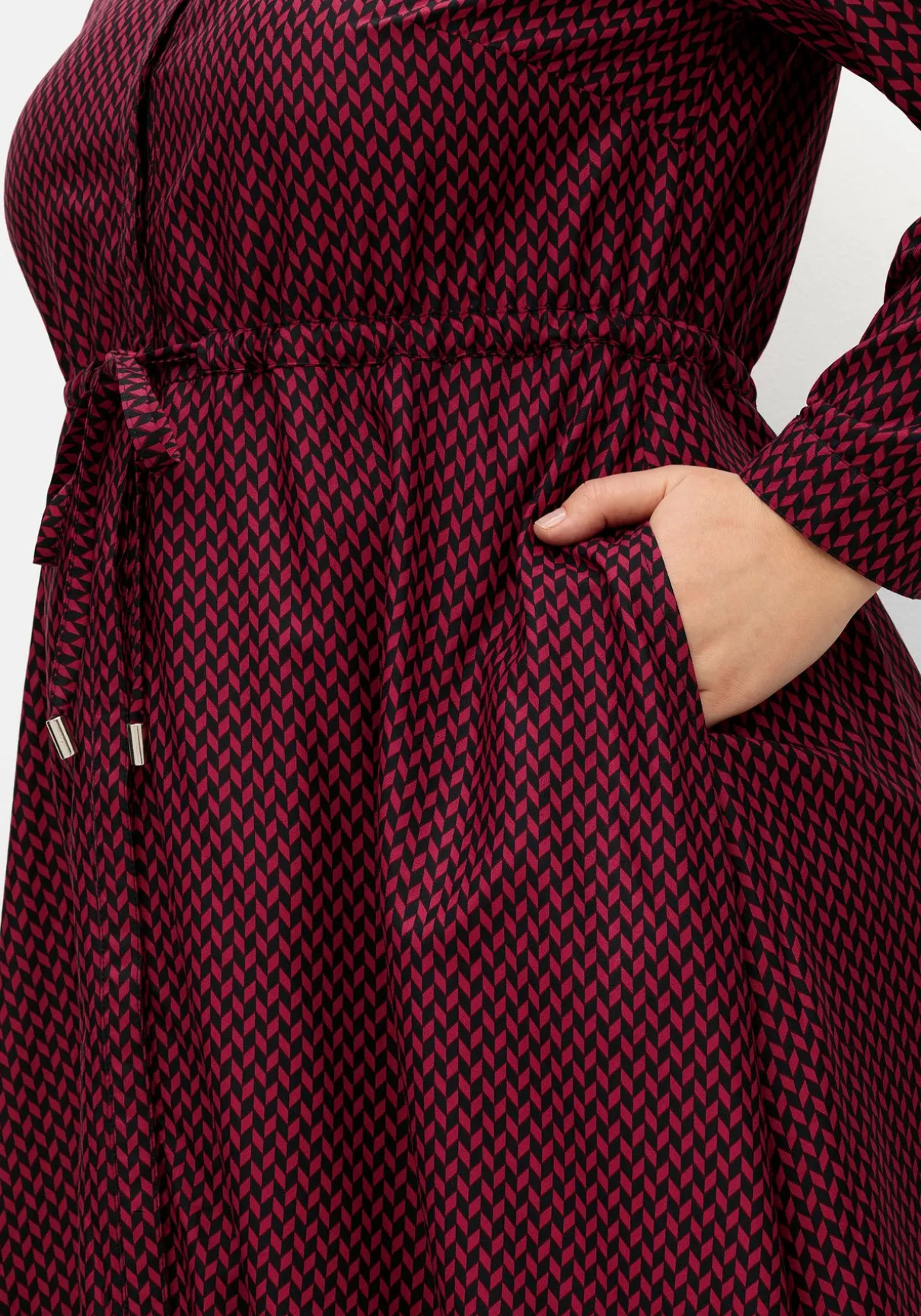 Gefüttertes Midikleid mit Alloverprint