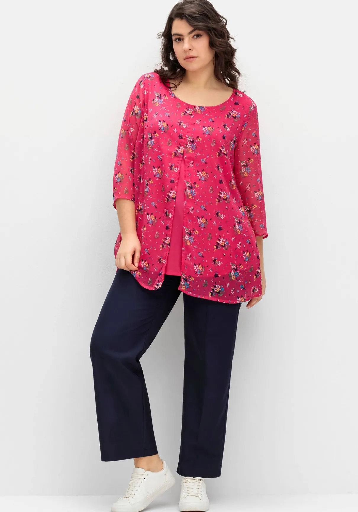 Gerade Hose mit Bügelfalten