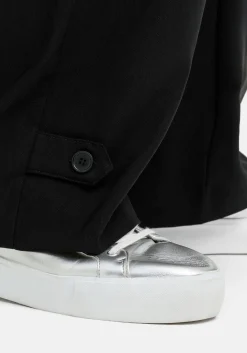 Gerade Hose mit Zierriegeln und Gürtelschlaufen