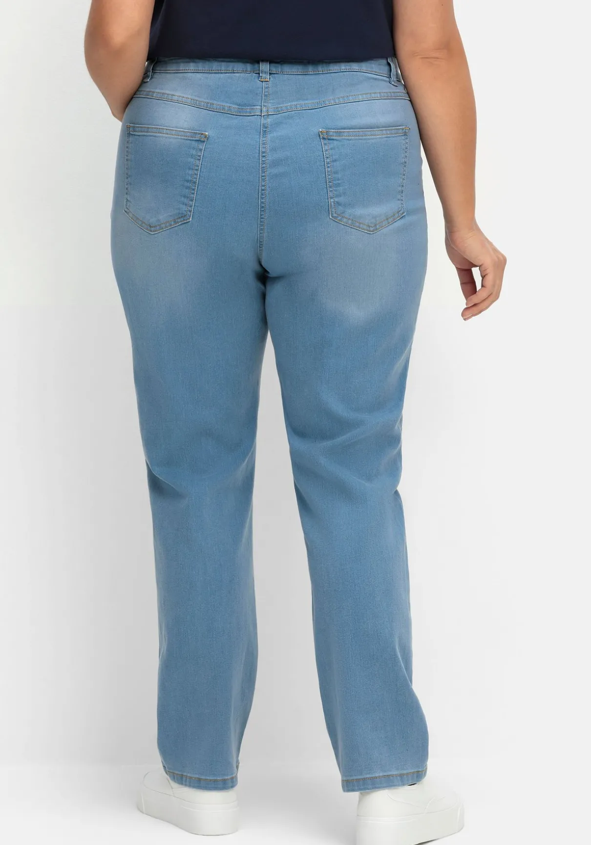 Gerade Jeans mit elastischem High-Waist-Bund