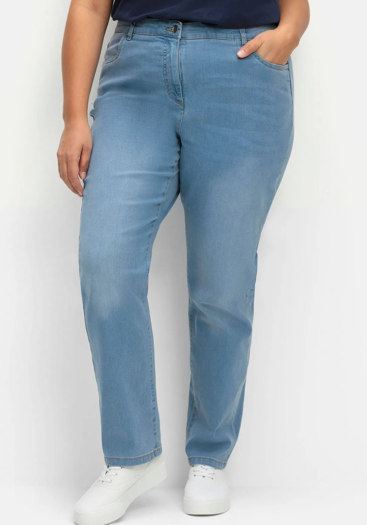 Gerade Jeans mit elastischem High-Waist-Bund