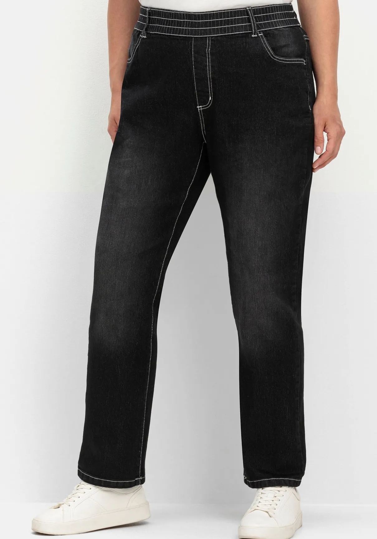 Gerade Jeans mit Rundum-Dehnbund