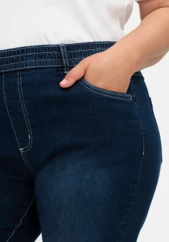 Gerade Jeans mit Rundum-Dehnbund