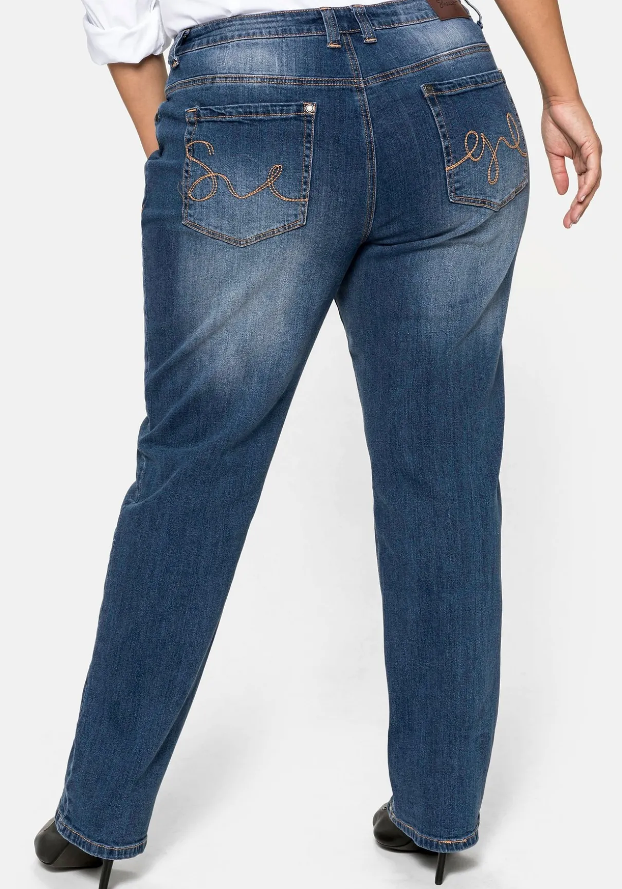 Gerade Jeans mit Shaping-Einsatz