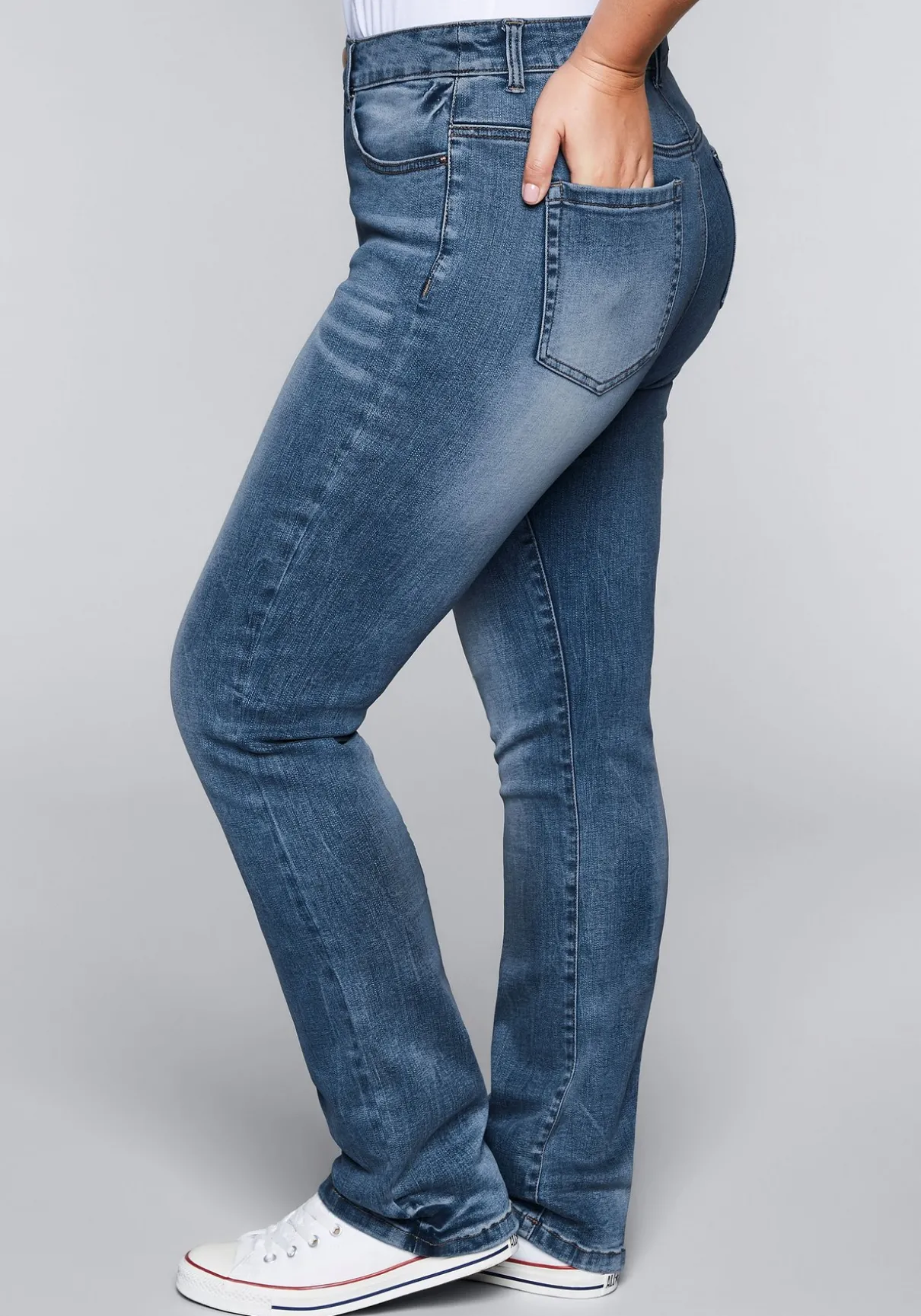 Gerade Stretch-Jeans mit Bodyforming-Effekt