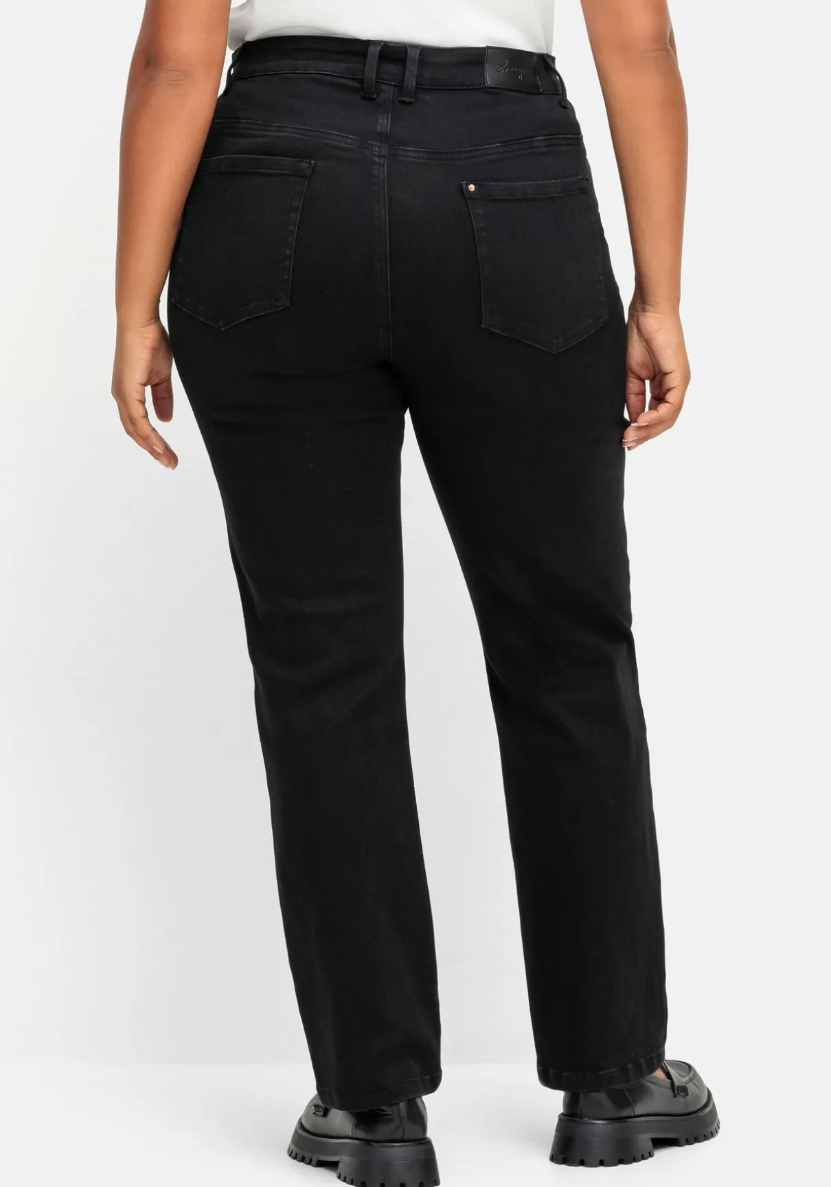 Gerade Stretch-Jeans mit Bodyforming-Effekt