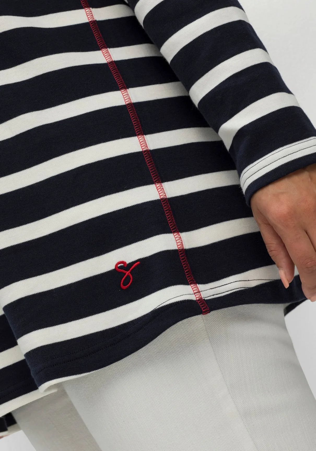 Gestreiftes Langarmshirt mit Kapuze