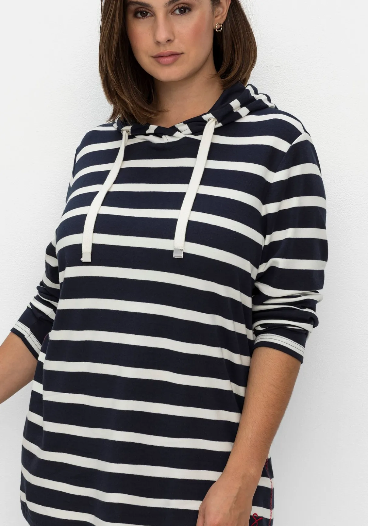 Gestreiftes Langarmshirt mit Kapuze