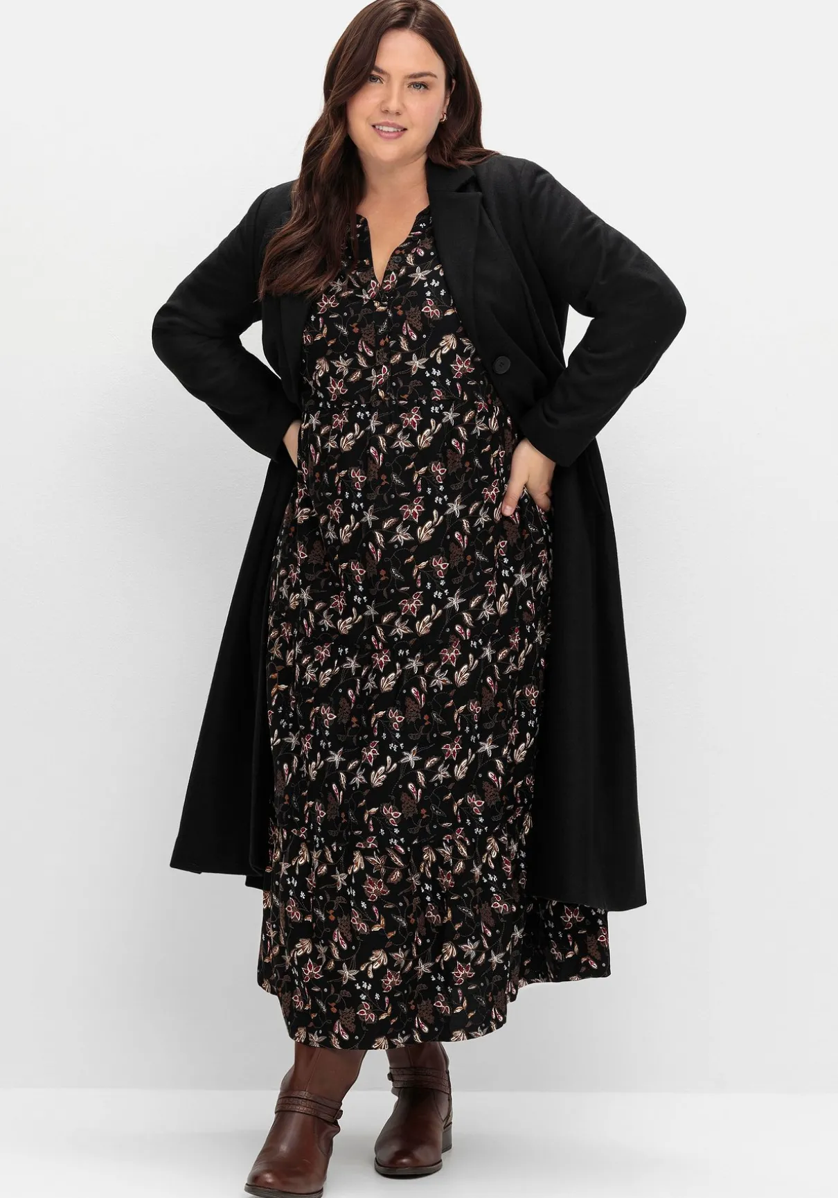 Gestuftes Maxikleid mit Alloverprint