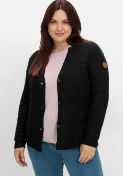 Grobstrickjacke mit Stehkragen und Taschen