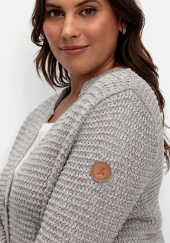 Grobstrickjacke mit Stehkragen und Taschen