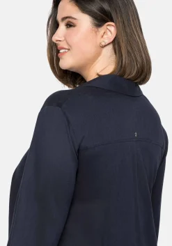 Hemdbluse mit asymmetrischem Saum in Zipfelform