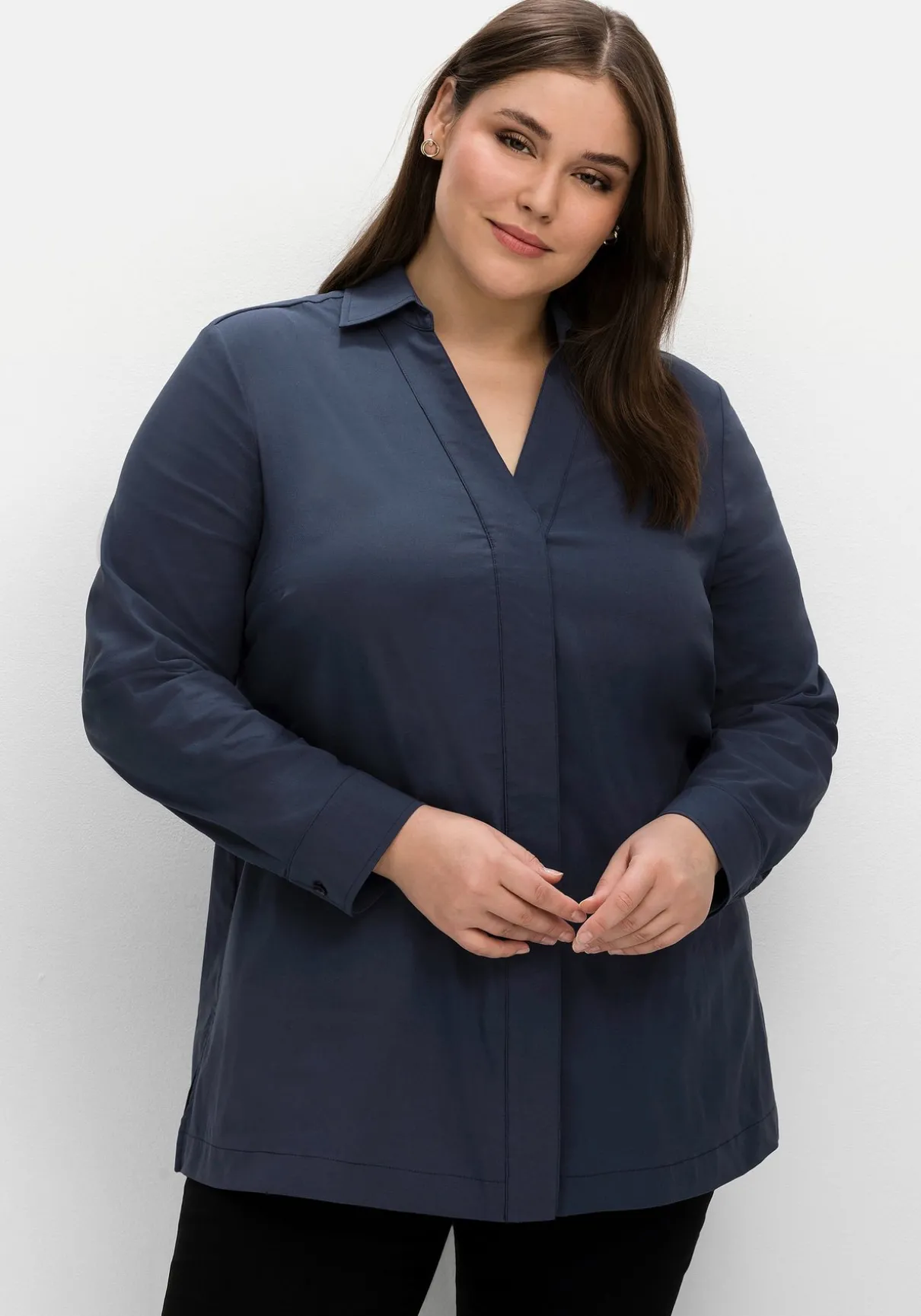 Hemdbluse mit verdeckter Knopfleiste