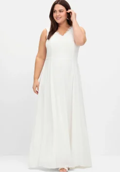 Hochzeitskleid mit floraler Spitze und Chiffon