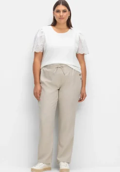 Hose in Leinenoptik mit Dehnbund und Zierknöpfen