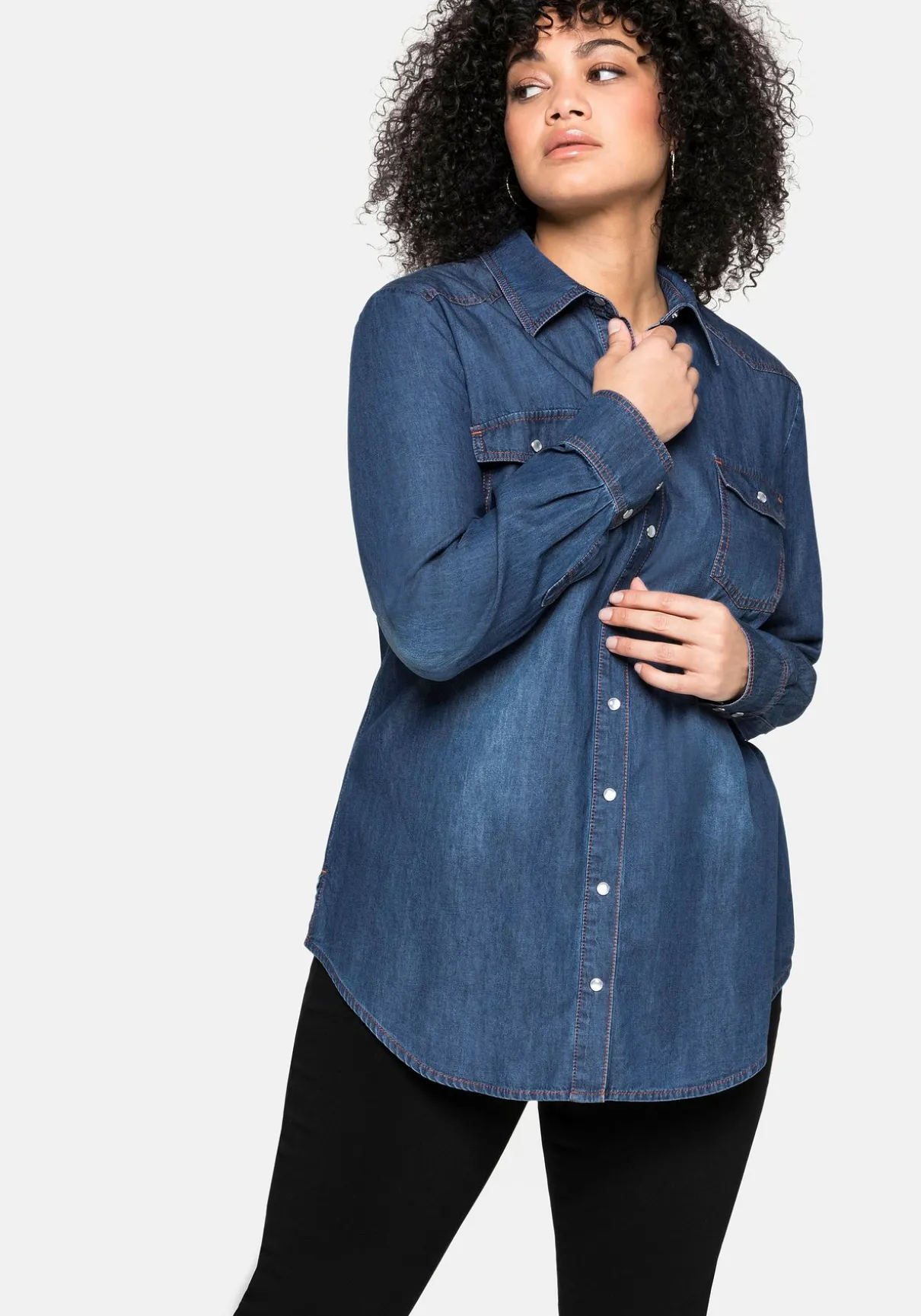 Jeansbluse mit Knopfleiste und Brusttaschen