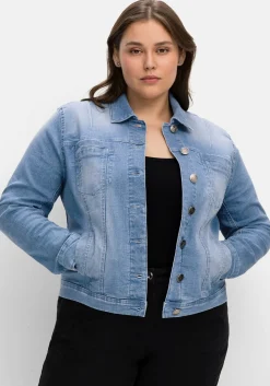 Jeansjacke in leicht taillierter und verkürzter Form