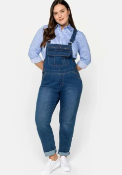 Jeans-Latzhose mit Brusttasche und seitlichem Einsatz