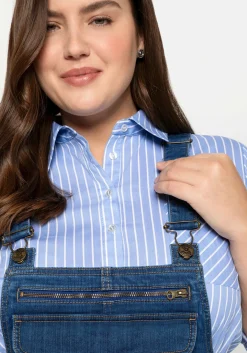 Jeans-Latzhose mit Brusttasche und seitlichem Einsatz