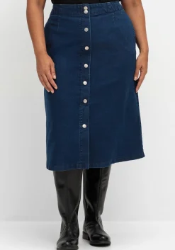 Jeansrock mit Zierknopfleiste, in A-Linie