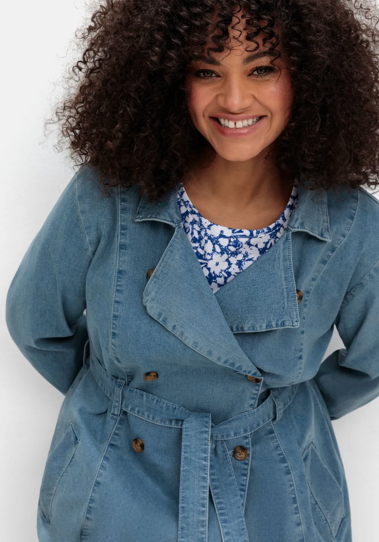 Jeans-Trenchcoat mit Bindegürtel