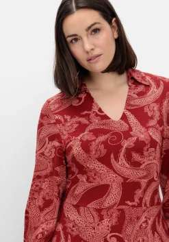 Jerseykleid mit Paisleydruck und Blusenkragen