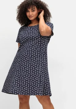 Jerseykleid mit schwingendem Rockteil