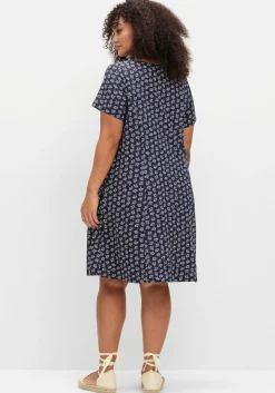 Jerseykleid mit schwingendem Rockteil