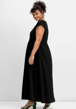 Jerseykleid mit weitem Rock und V-Ausschnitt