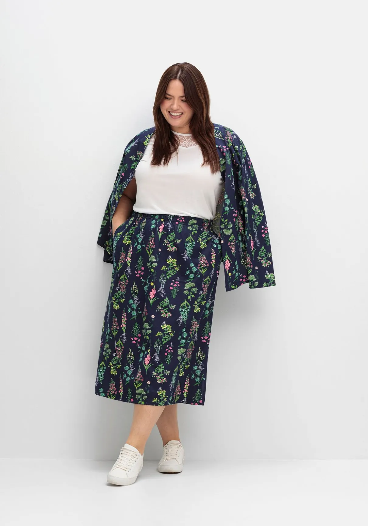 Jerseyrock in Midilänge, mit Blumenprint