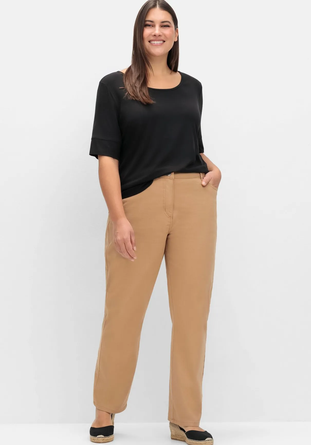 Jerseyshirt mit abgerundetem Saum