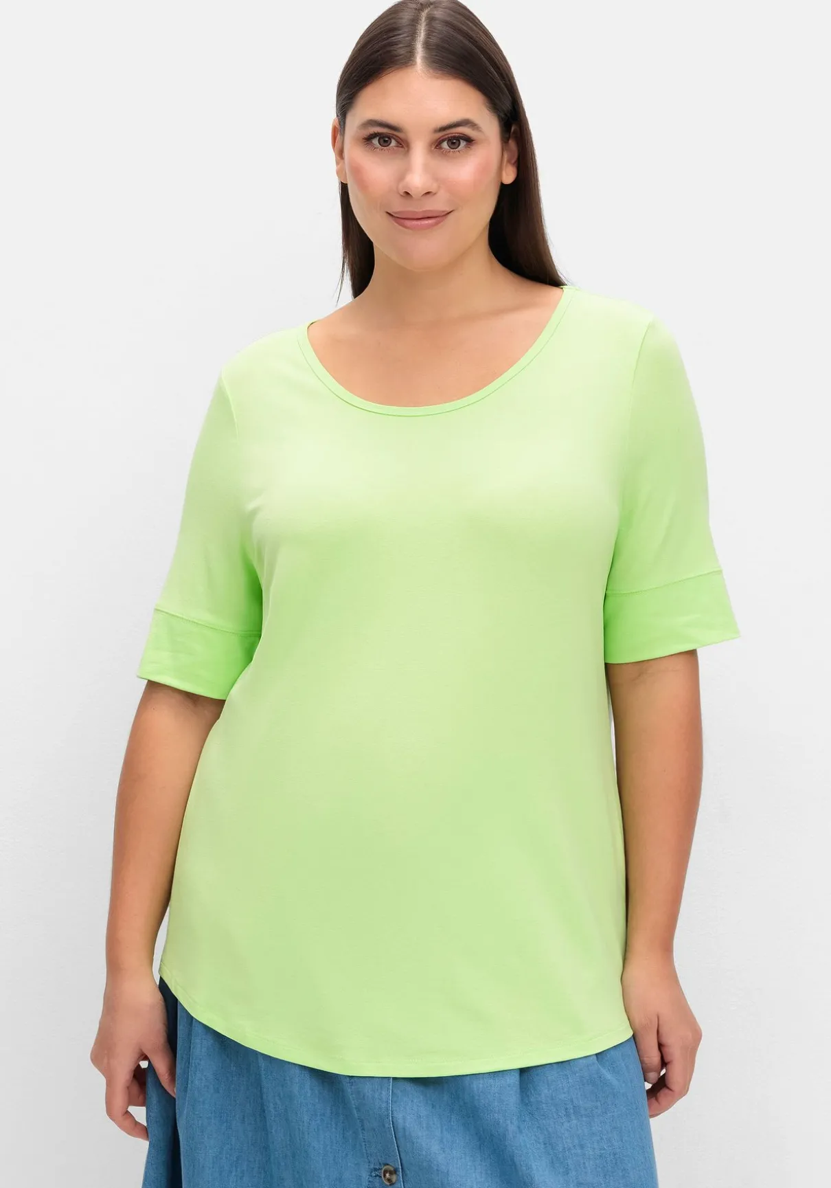 Jerseyshirt mit abgerundetem Saum