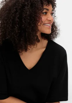 Jerseyshirt mit V-Ausschnitt, leicht tailliert